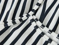 Name It heldragt hvid med mørk sapphire striber